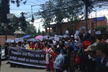 Communities defending their land in Kathmandu. Photo LAHURNIP.